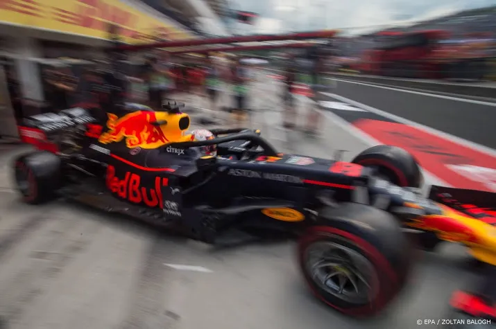 max verstappen voor de eerste keer op poleposition