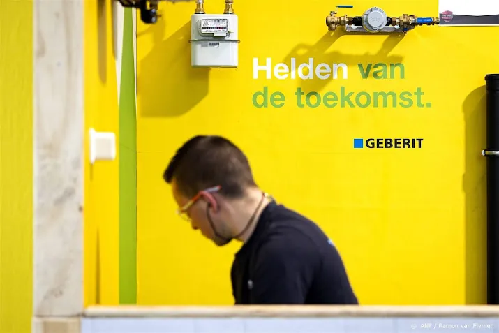mbo personeel krijgt gemiddeld 10 procent extra plus 1000 euro