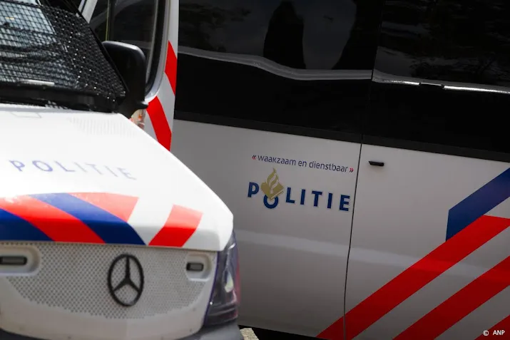 me ingezet tegen actievoerders bij distributiecentrum in sneek