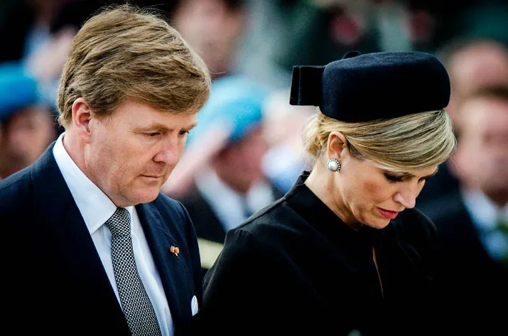 medeleven koningspaar met slachtoffers beving
