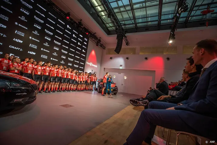 medewerker van wielerploeg team sunweb heeft coronavirus