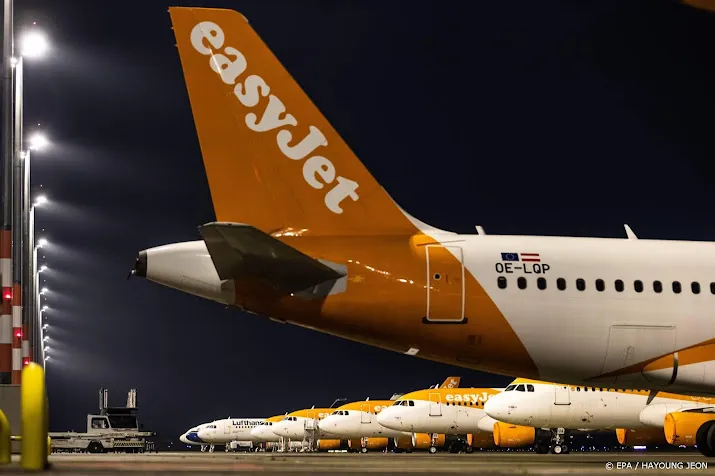 medewerkers easyjet in berlijn leggen het werk neer