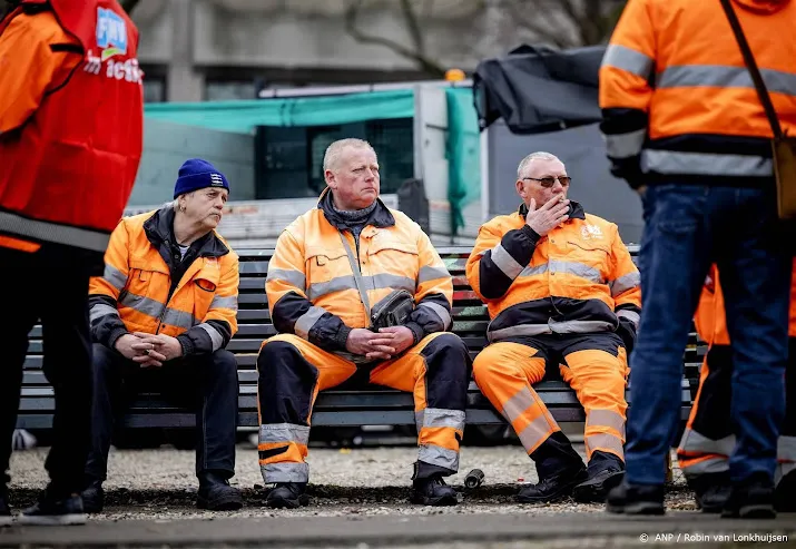 medewerkers reinigingsdienst rotterdam staken