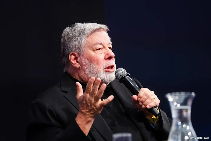 media apple medeoprichter wozniak in ziekenhuis mexico