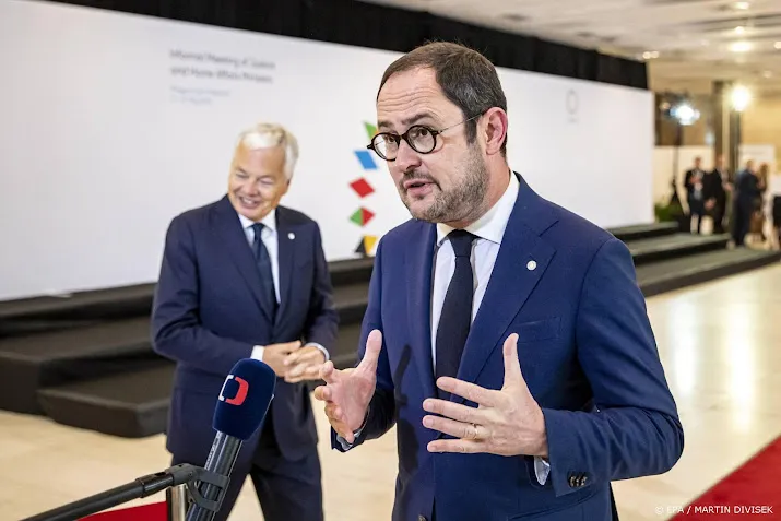 media politie zoekt vierde verdachte om bedreiging minister