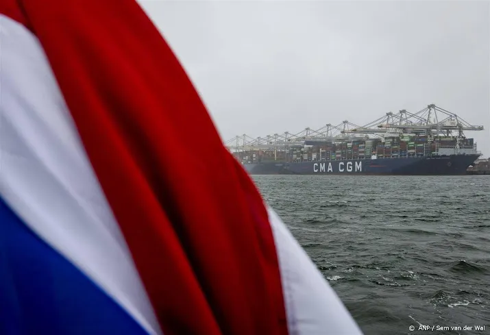 media vrachtschip met nederlandse vlag gezonken in schelde