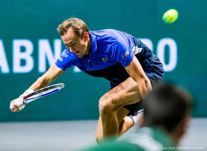 medvedev al na een partij klaar op tennistoernooi rotterdam