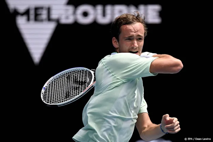 medvedev begint goed aan australian open