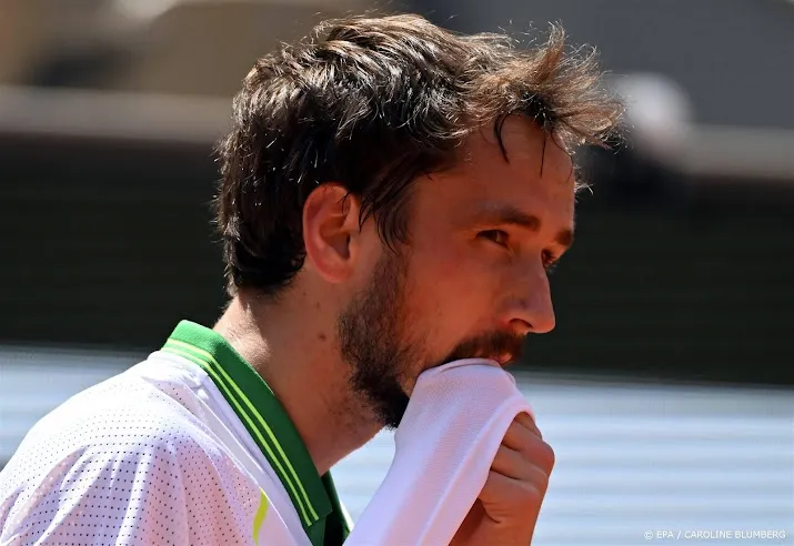 medvedev op roland garros direct uitgeschakeld door braziliaan