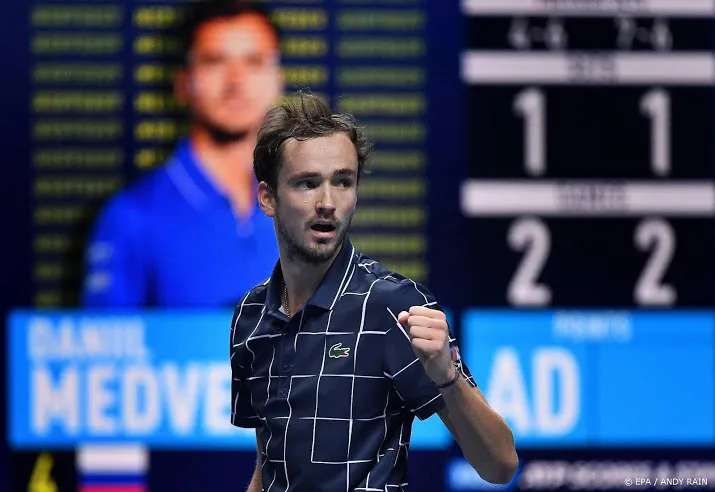 medvedev wint ten koste van thiem voor het eerst atp finals