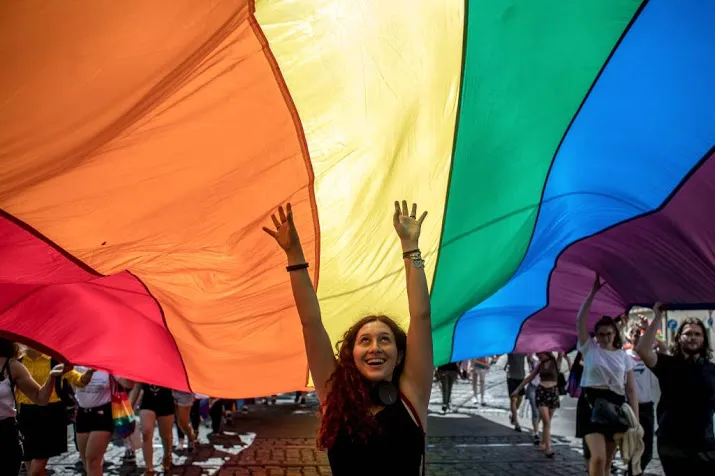 meer aandacht voor acceptatie lhbti scholier