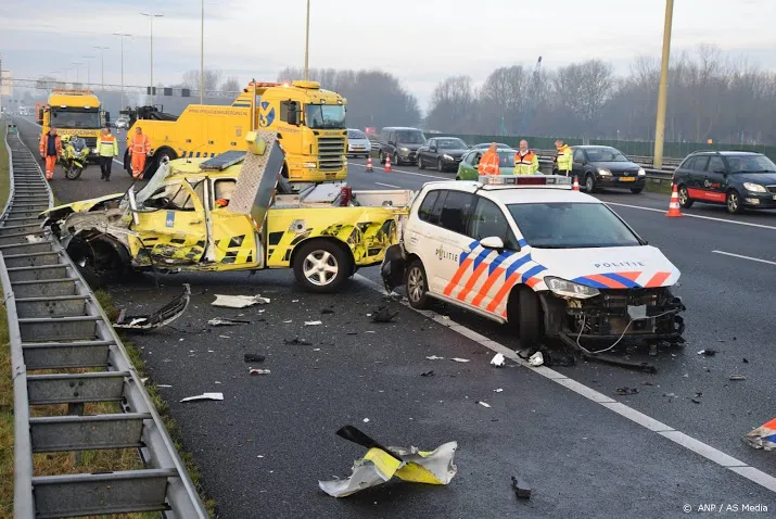 meer autos weginspecteurs aangereden