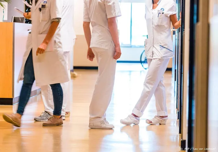 meer dan 100 000 mensen naar ziekenhuis doorverwezen