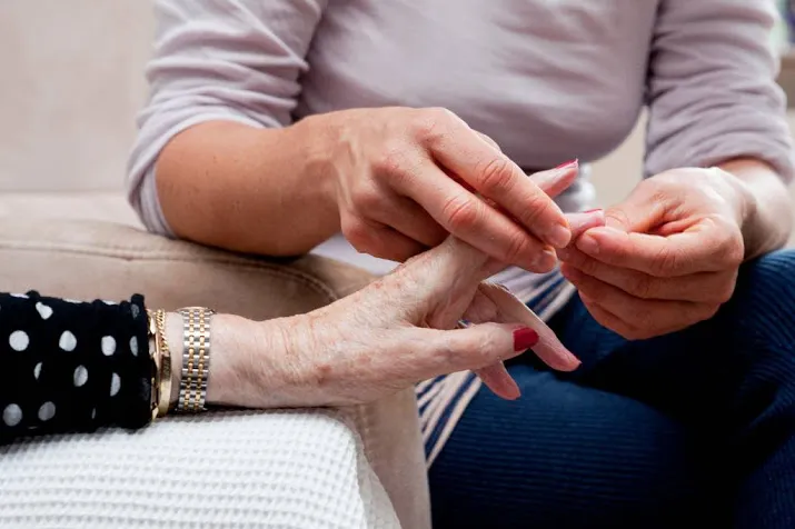 meer geld voor verpleeghuis en thuiszorgers