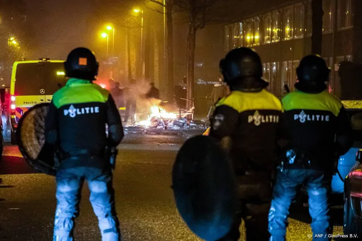 meer geweld tegen politie rond jaarwisseling