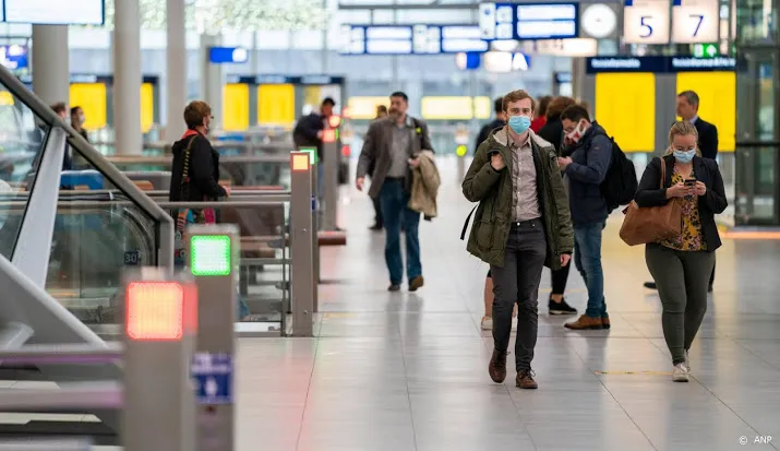meer reizigers pakken het ov na versoepeling coronamaatregelen