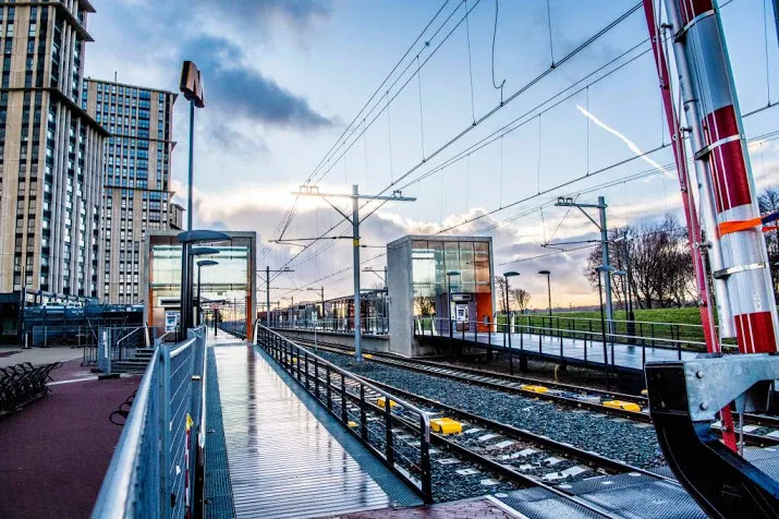 meer vertraging dreigt voor hoekse lijn