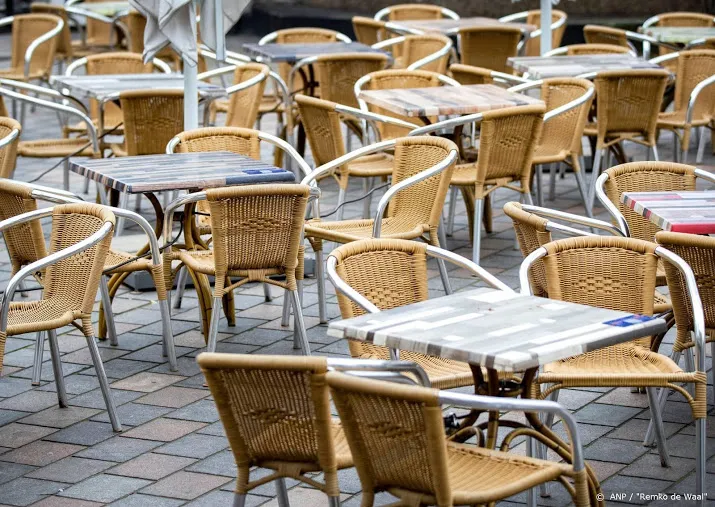 meerderheid horecapersoneel vreest baan kwijt te raken