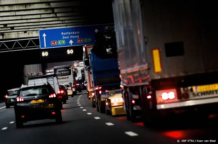 meerderheid van nederlanders wil gebruik van auto belasten