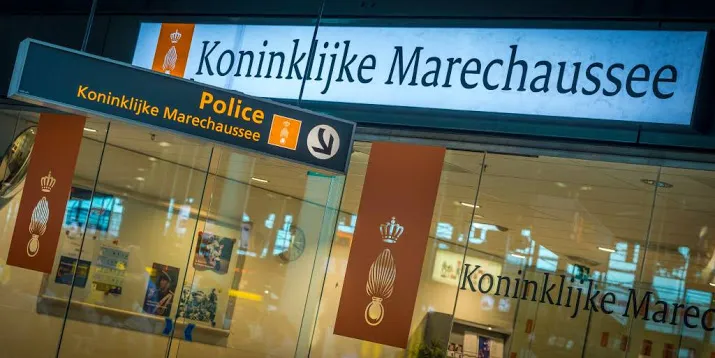 mensensmokkelaar na achtervolging opgepakt