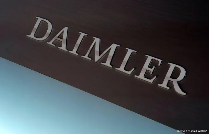 mercedes moeder daimler in amsterdam gedagvaard om sjoemeldiesels