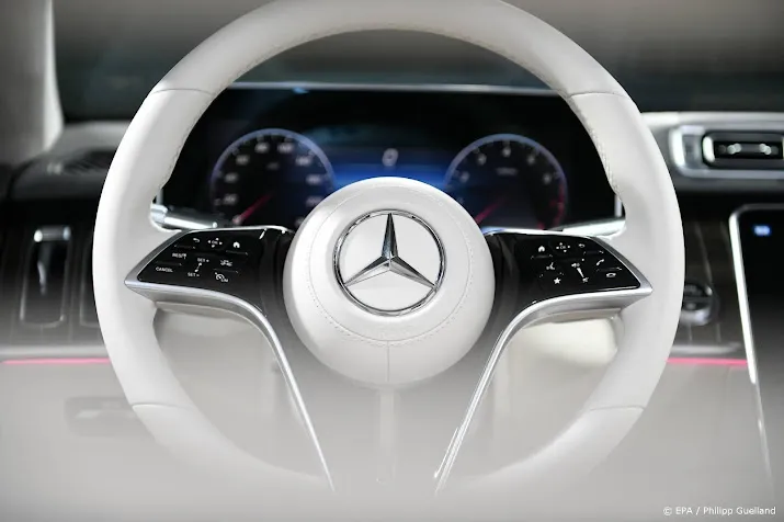 mercedes profiteert van sterke vraag en hogere verkoopprijzen