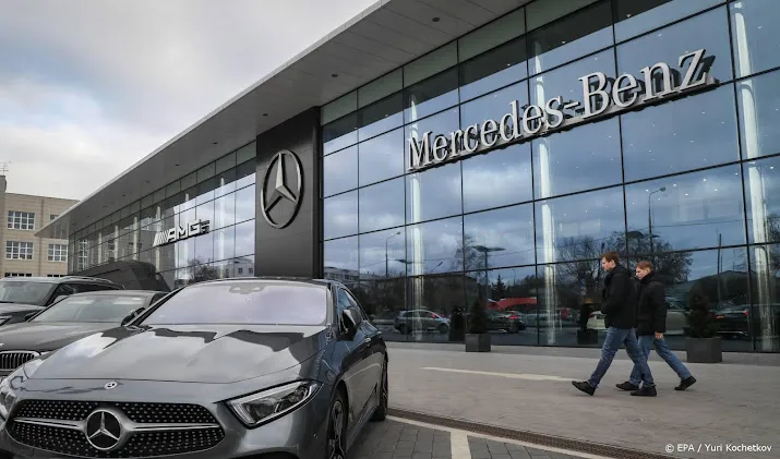 mercedes verkoopt russische activiteiten aan lokale investeerder