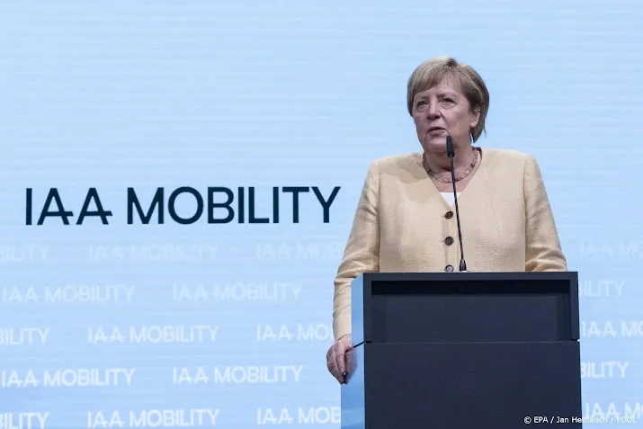 merkel auto industrie kan onderdeel oplossing klimaatcrisis zijn