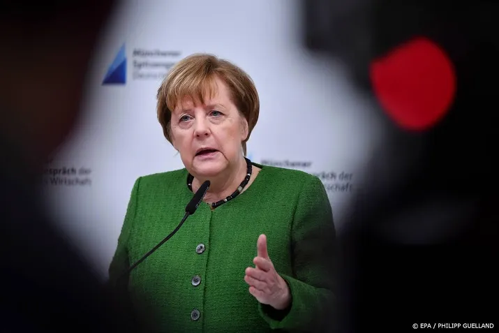 merkel betuigt steun aan mensen in utrecht