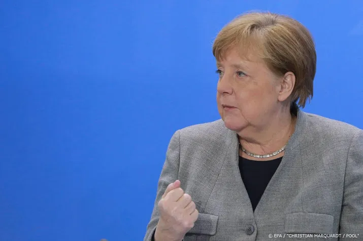 merkel duitsland moet economie niet te veel steunen