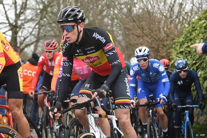 merlier wint massasprint in tirreno adriatico