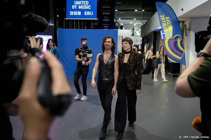 mia en dion weer terug in songfestivalarena voor finale