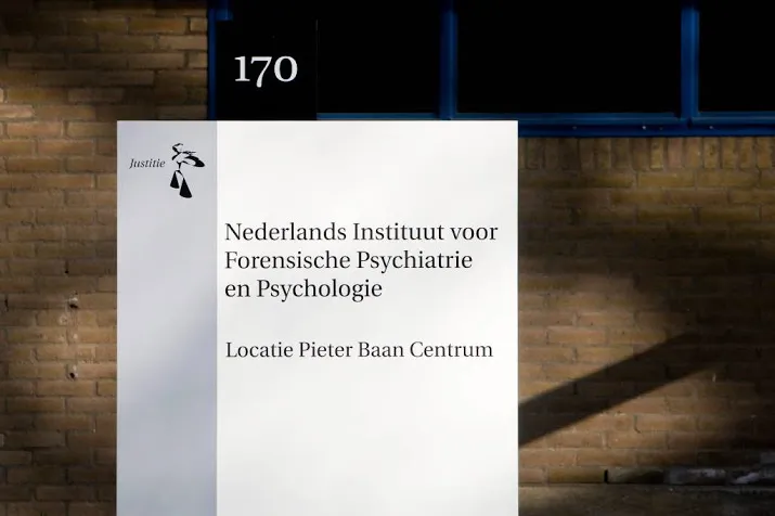 michael p viel niet 3 maar 5 mensen aan