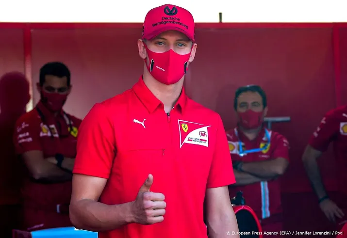 mick schumacher loopt niet weg voor vergelijking met zijn vader
