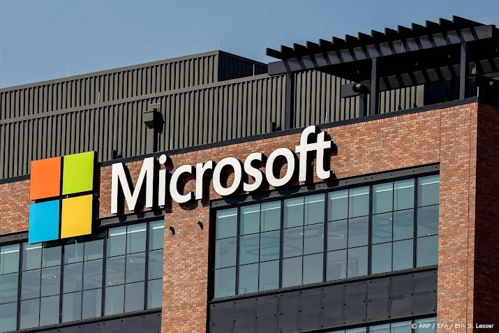 microsoft investeert in ai bedrijf g42 uit abu dhabi