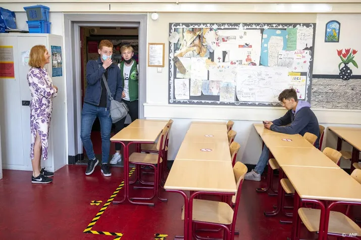 middelbare scholen moeten hun deuren weer openen