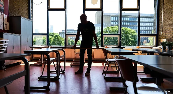 middelbare scholen weer open na wekenlange sluiting