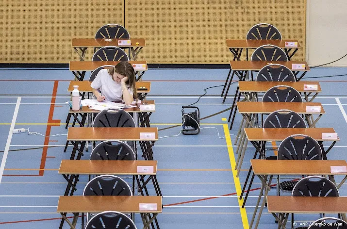 middelbare scholieren beginnen aan tweede ronde van eindexamens