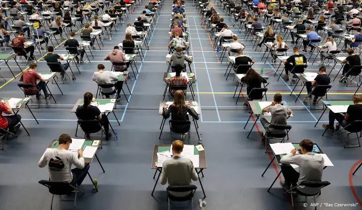 middelbare scholieren moeten gespreid naar school