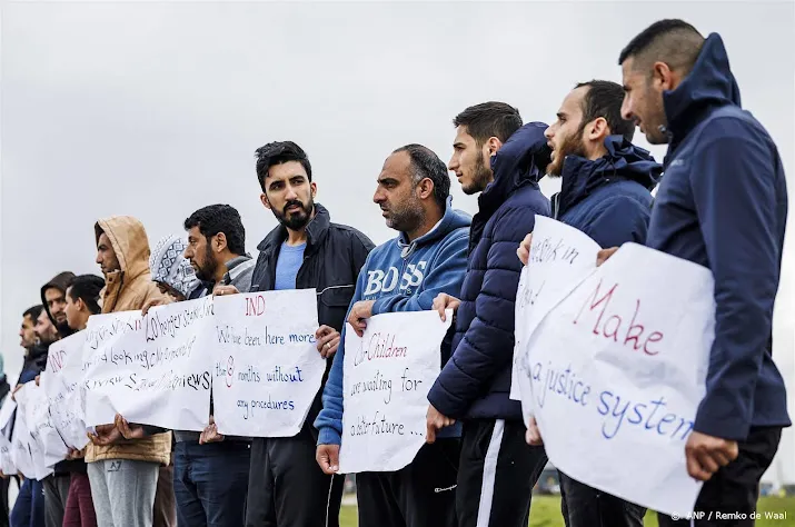 migreat steeds meer vluchtelingen voeren actie