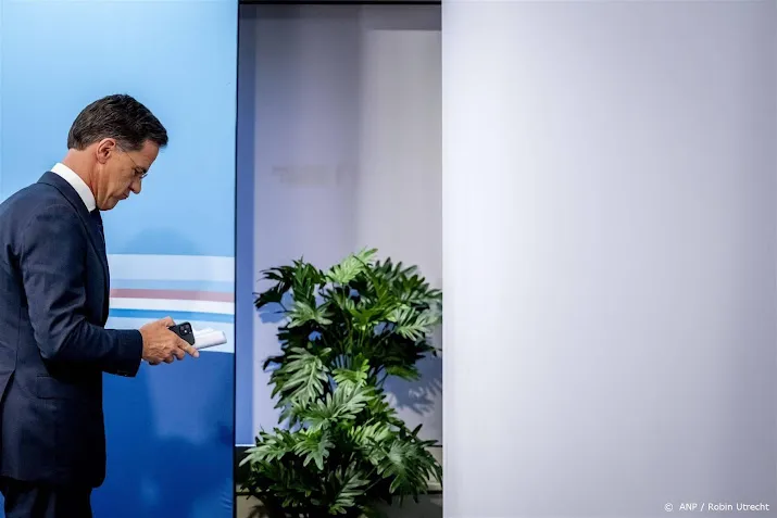 milieudefensie rutte loopt weg nu land voor uitdagingen staat