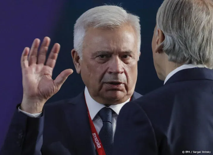 miljardair en topman russische oliemaatschappij lukoil treedt af