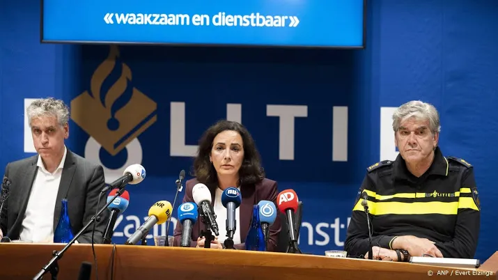 miljoenen mensen volgen op tv nieuws over peter r de vries