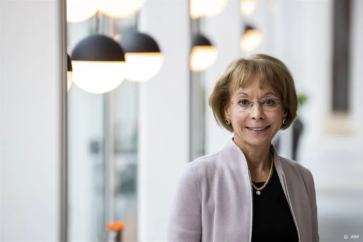miljoenenbeloning topvrouw wolters kluwer pakt lager uit