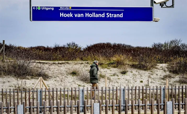 miljoenenmetro naar hoek van holland stopt eindelijk bij strand