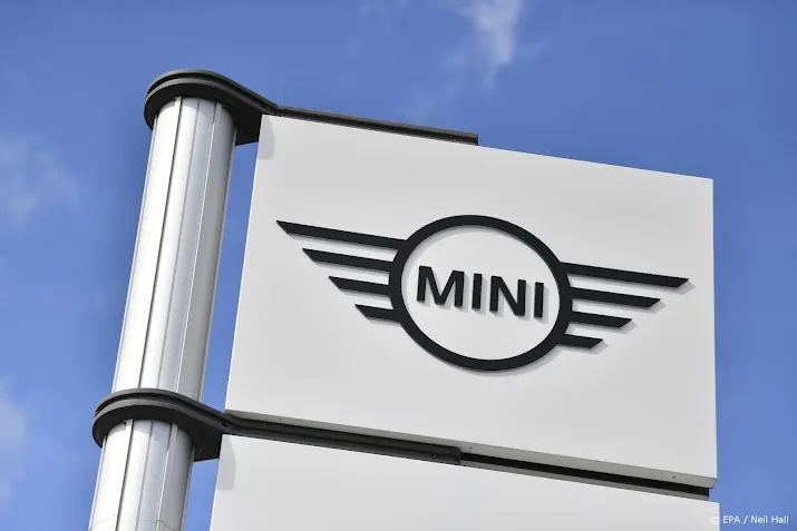 miljoenste mini rolt van de band bij vdl nedcar