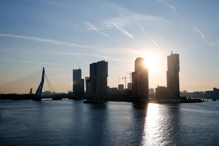 minder buitenlandse bedrijven naar rotterdam