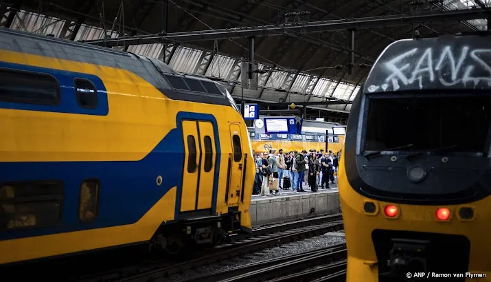minder intercitys amsterdam eindhoven door defect spoor