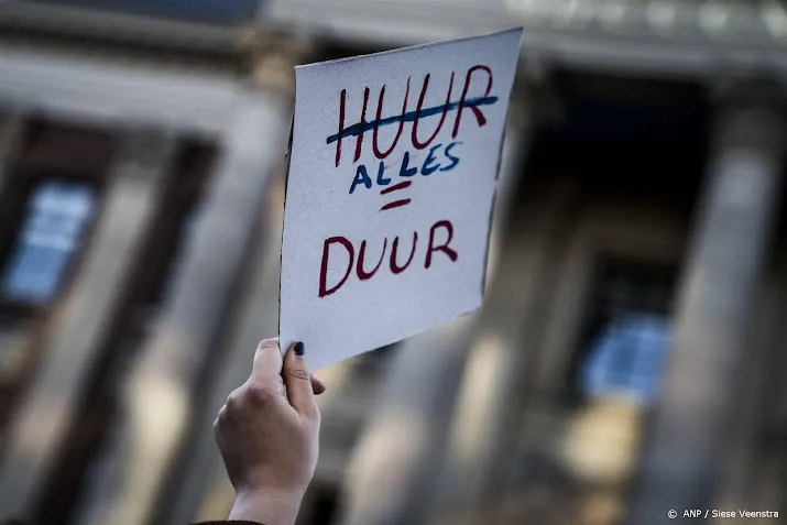 minder mensen in de bijstand maar meer jongeren met uitkering