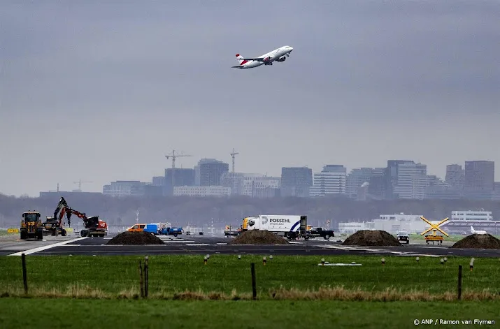 minder nachtvluchten op schiphol ban op luidste vluchten in nacht